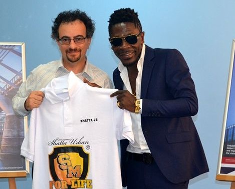 PHOTOS: Shatta Wale Pays Courtesy Call On British High Commissioner To Ghana